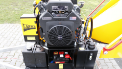 Chipper with petrol engine on braked chassis LS 100/27 CB